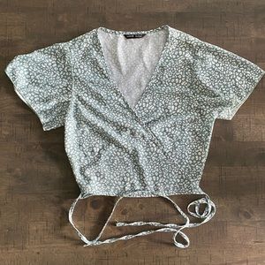 SHEIN Crop Wrap Top Sz S